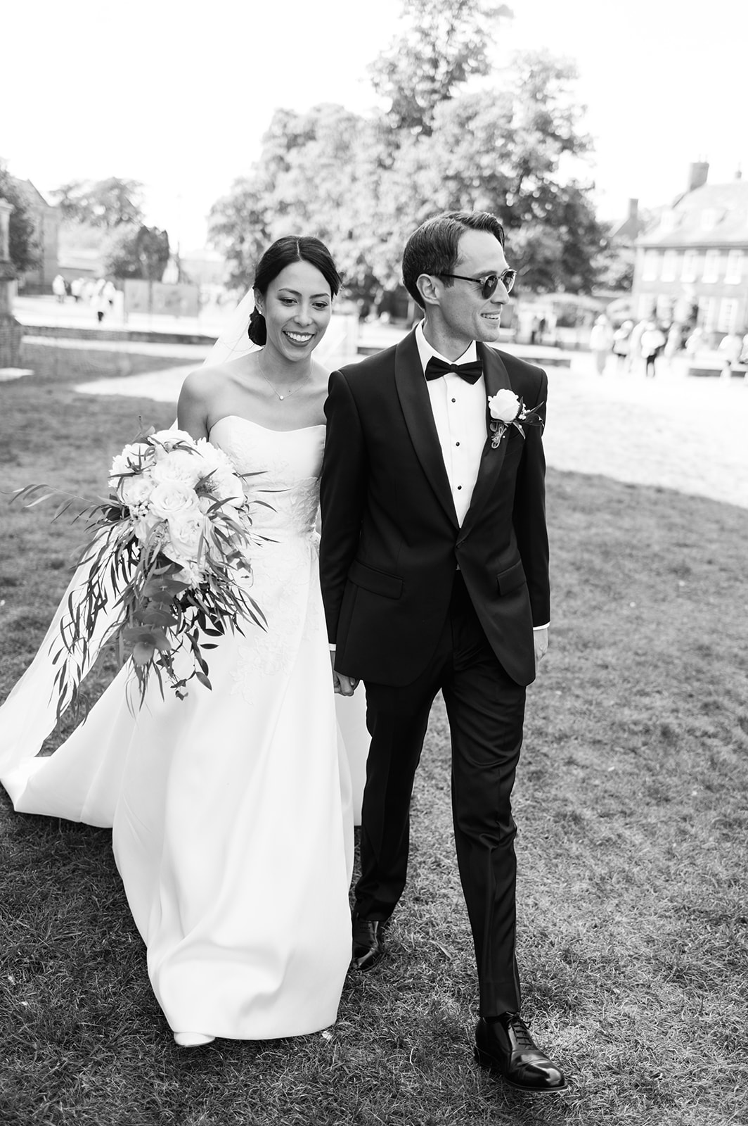 How to Review a Full Wedding Photography Gallery Before Booking a Photographer